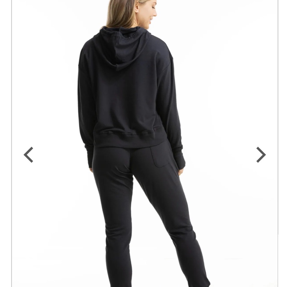 Black Hoodie from Alexo Athletica size small